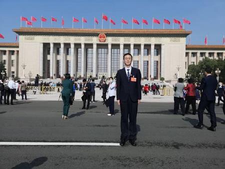 全國(guó)人大代表、中航鋰電生產(chǎn)調(diào)度 邢京龍 全國(guó)人大代表、中航鋰電生產(chǎn)調(diào)度 邢京龍