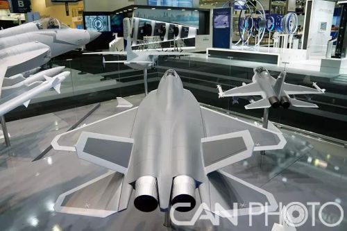 ?巴黎航展上的“鶻鷹”飛機 ?巴黎航展上的“鶻鷹”飛機