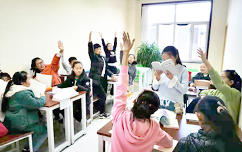 小步分級(jí)閱讀課?小學(xué)-內(nèi)蒙古新桐閱讀館