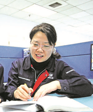 自主創新的航門女將——記航空工業導彈院總體所首席專家章惠君 自主創新的航門女將——記航空工業導彈院總體所首席專家章惠君